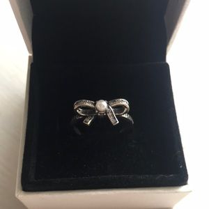 Pandora Bow with Pearl Ring